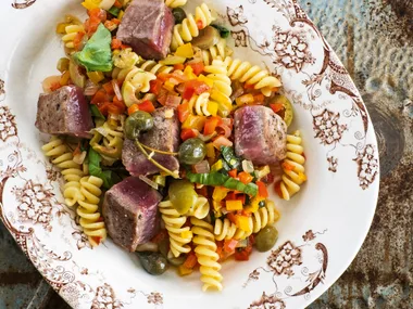 Seared tuna, sweet peppers and olive fusilli