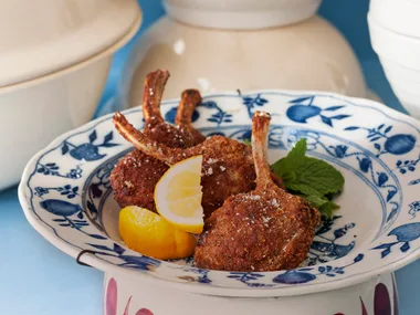 Parmesan-crusted minty lamb cutlets