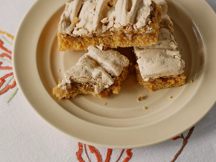 Ginger meringue bars