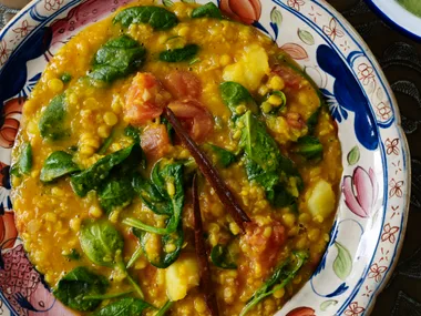 Mixed dhal with spinach and tomatoes