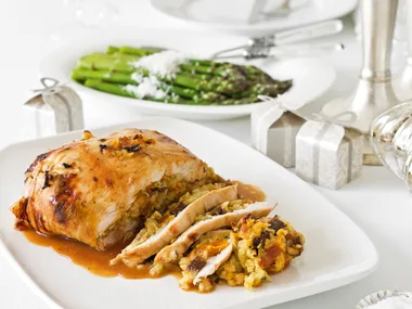 Chicken stuffed with fruit and nuts