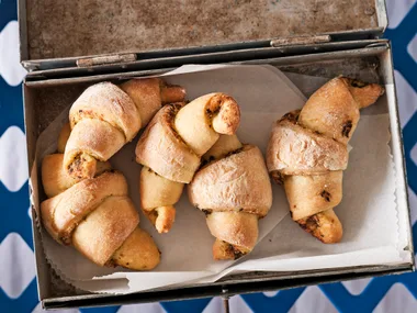 Lunch box crescents