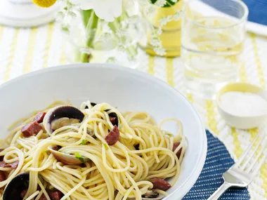 Spaghetti with chorizo and clams