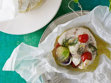 Fish parcels with clams