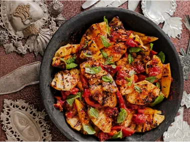 Muscovado grilled pineapple and capsicum salad with chipotle sprinkle