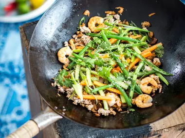 Stir-fried beans and shrimp with minced pork