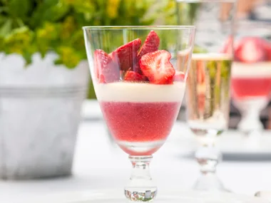 Strawberry cream cups