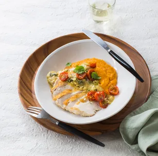 Chicken with creamy herb sauce