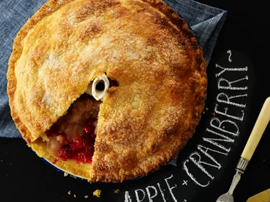 Apple and cranberry pie