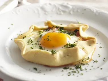 FREEFORM EGG and Bacon Tarts