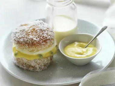 PASSIONFRUIT BUTTER CAKES