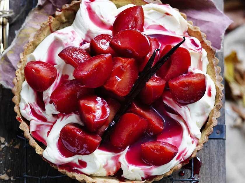 Plum & mascarpone tart