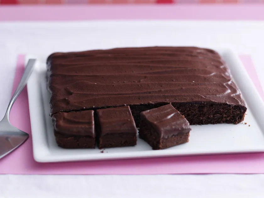 Allergy-free choc-hazelnut slice