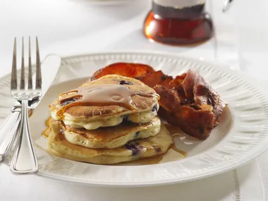 blueberry pancakes with bacon