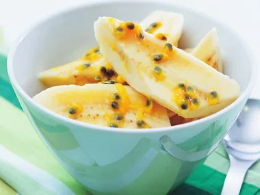 BANANA WITH PASSIONFRUIT