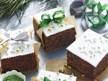 gift Christmas cakes