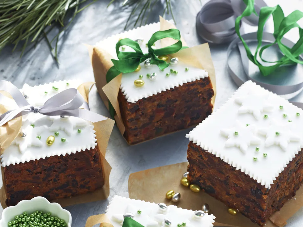 gift Christmas cakes