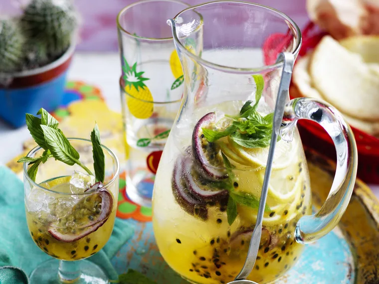 PASSIONFRUIT PISCO PUNCH