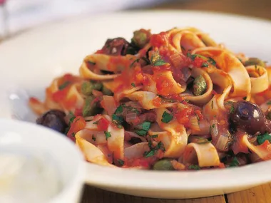 tagliatelle puttanesca