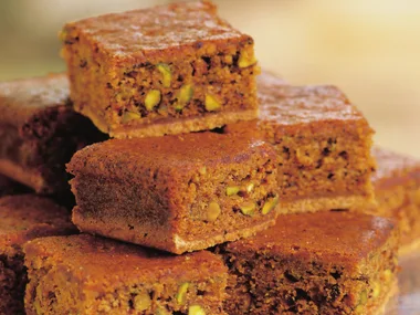 cardamom-spiced cake