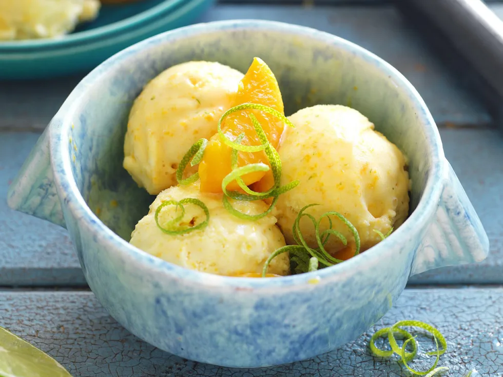 frozen peach lassi