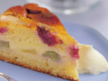 rhubarb and pear custard cake