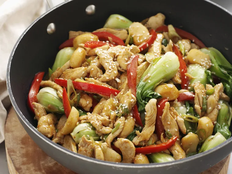 chilli-chicken stir-fry with asian greens