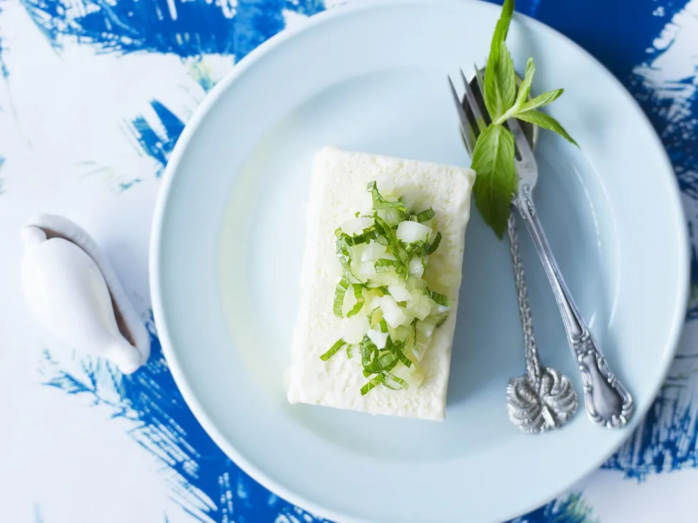 iced coconut slice