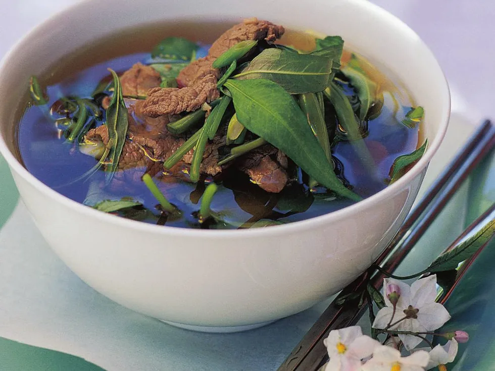 WATER SPINACH AND BEEF SOUP