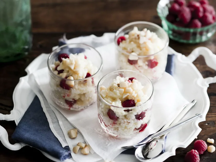 White chocolate and macadamia creamed rice