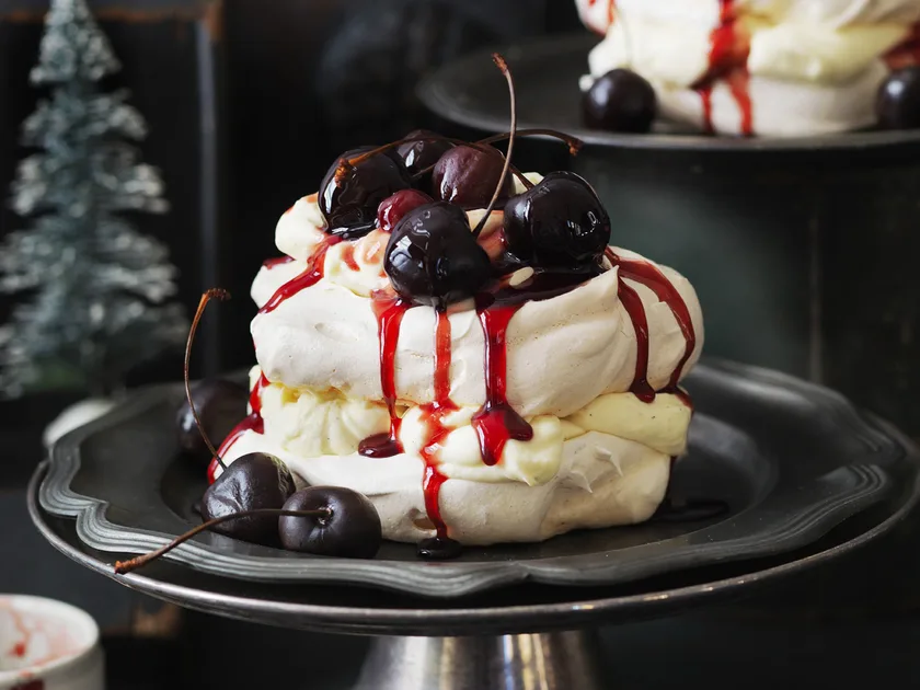 Layered eggnog pavlova