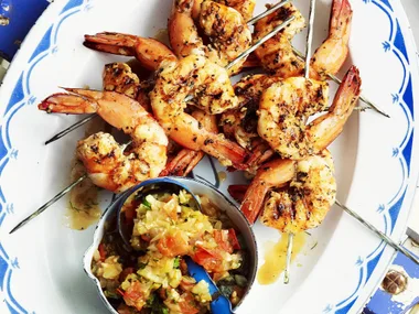 PRAWN SOUVLAKIA WITH TOMATO & FENNEL SAUCE