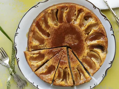 white chocolate blondie with caramelised apples