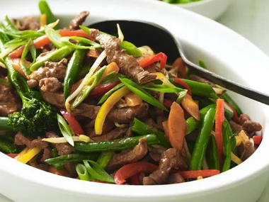 HOISIN LAMB & VEGETABLE STIR-FRY