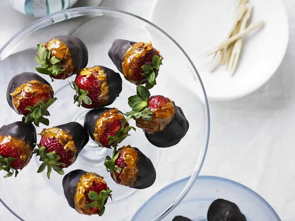 choc-caramel dipped strawberries