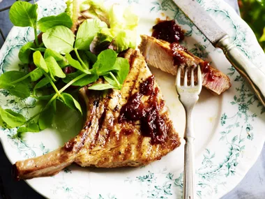 curried apple and date chutney