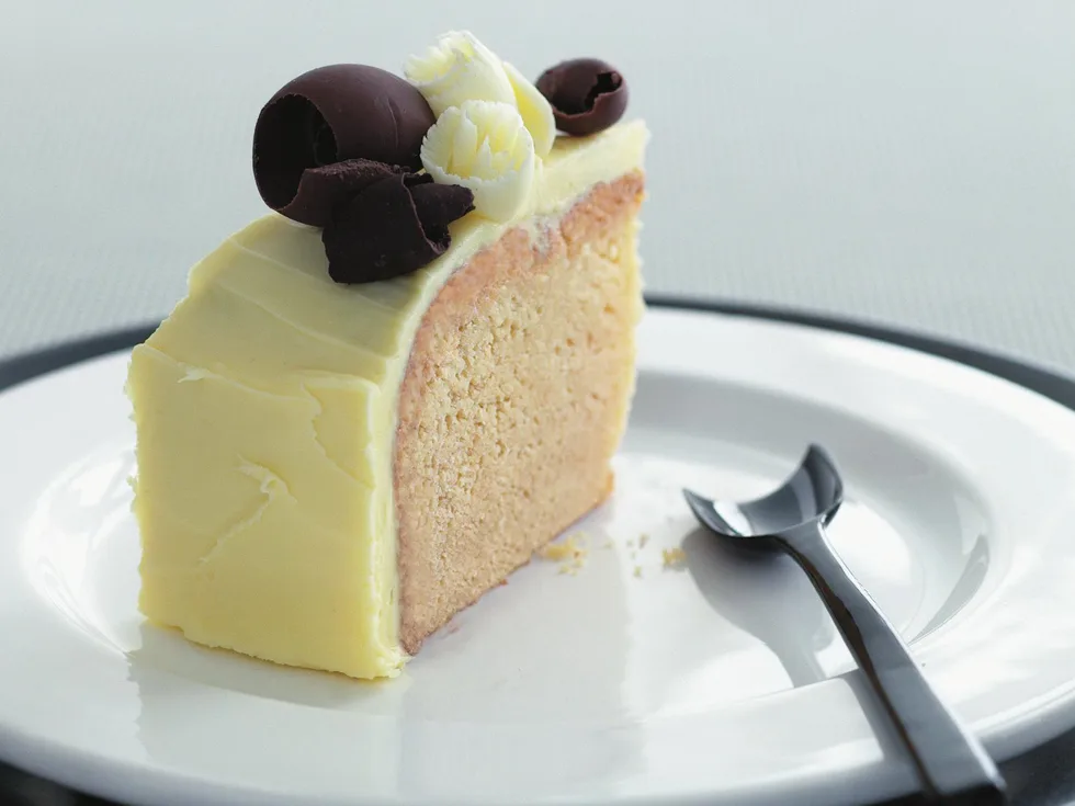 WHITE CHOCOLATE MUD CAKE