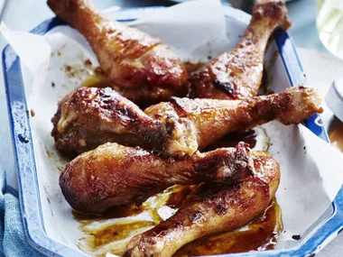 BAKED BROWN SUGAR CHICKEN WITH RED CAPSICUM DIP