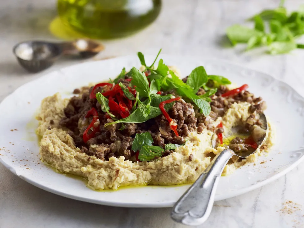 WARM BEEF AND HUMMUS SALAD