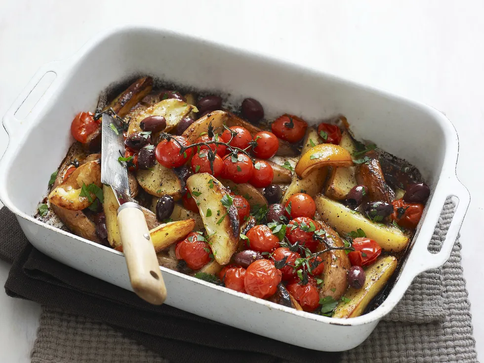 potatoes with lemon and tomato