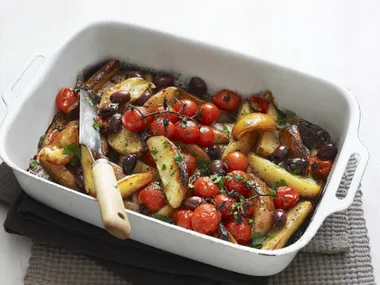 potatoes with lemon and tomato