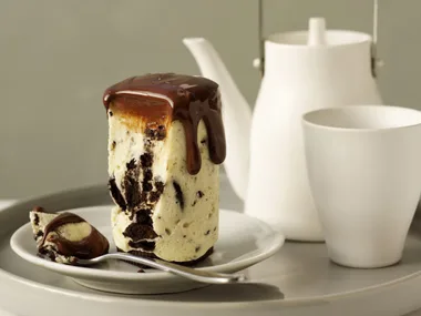 cookies and cream cheesecakes