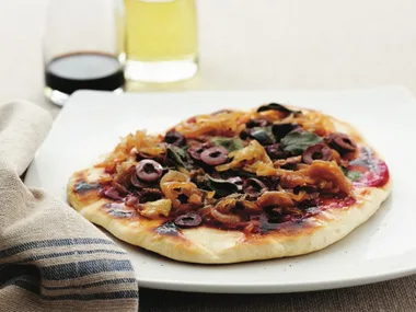 Onion, anchovy and olive pizzetta