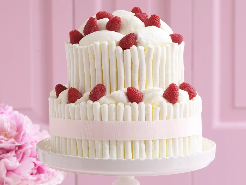 Meringue cloud cake