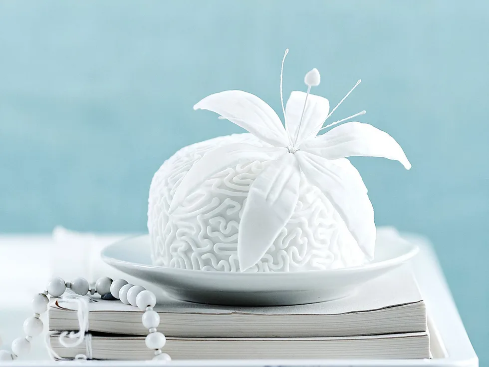 lily wedding cakes