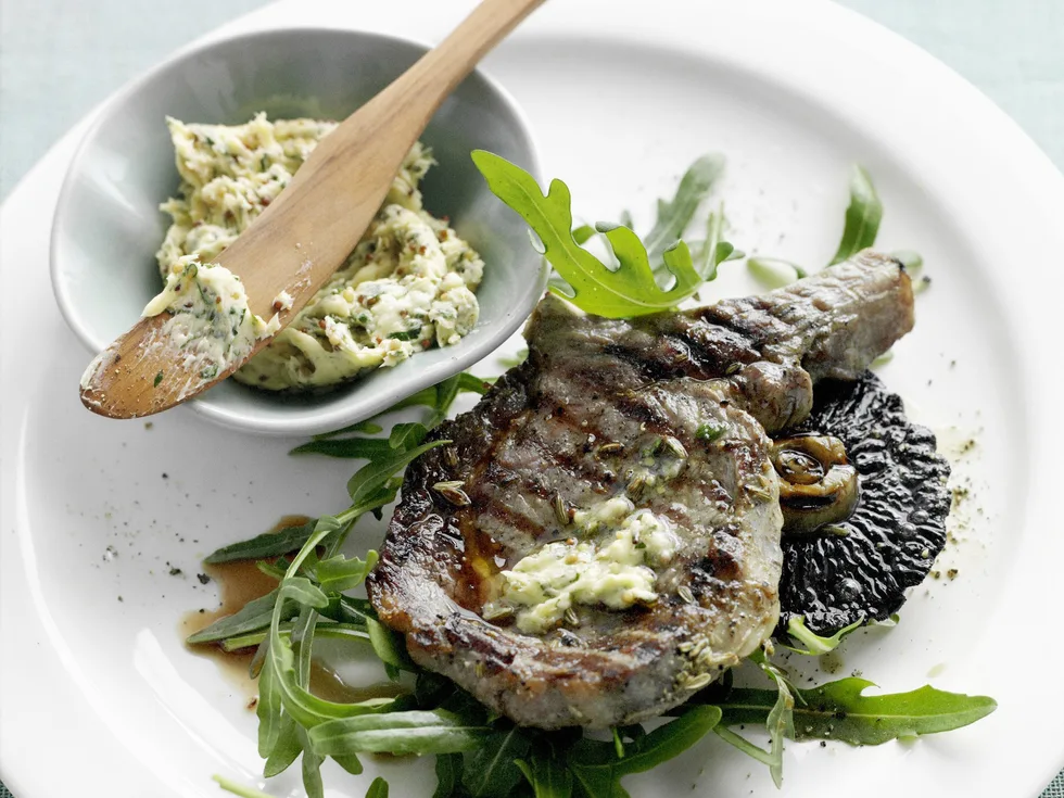 rump steak in black bean sauce with tangy sprout salad