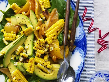barbecued corn, spinach and avocado salad
