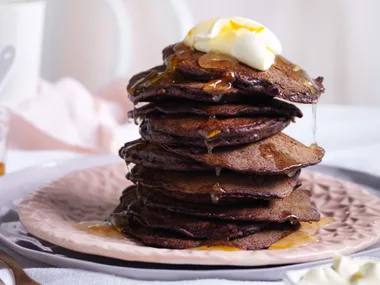 Dark chocolate PANCAKES WITH MARMALADE AND    CRÈME FRAÎCHE