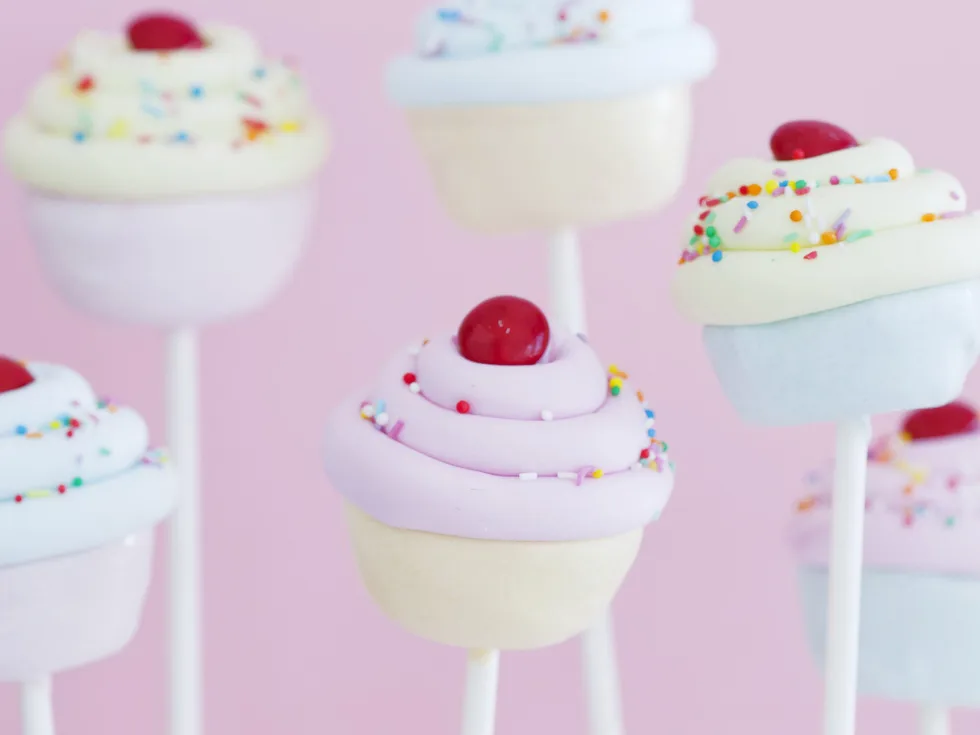 Cute little CUPCAKE POPS