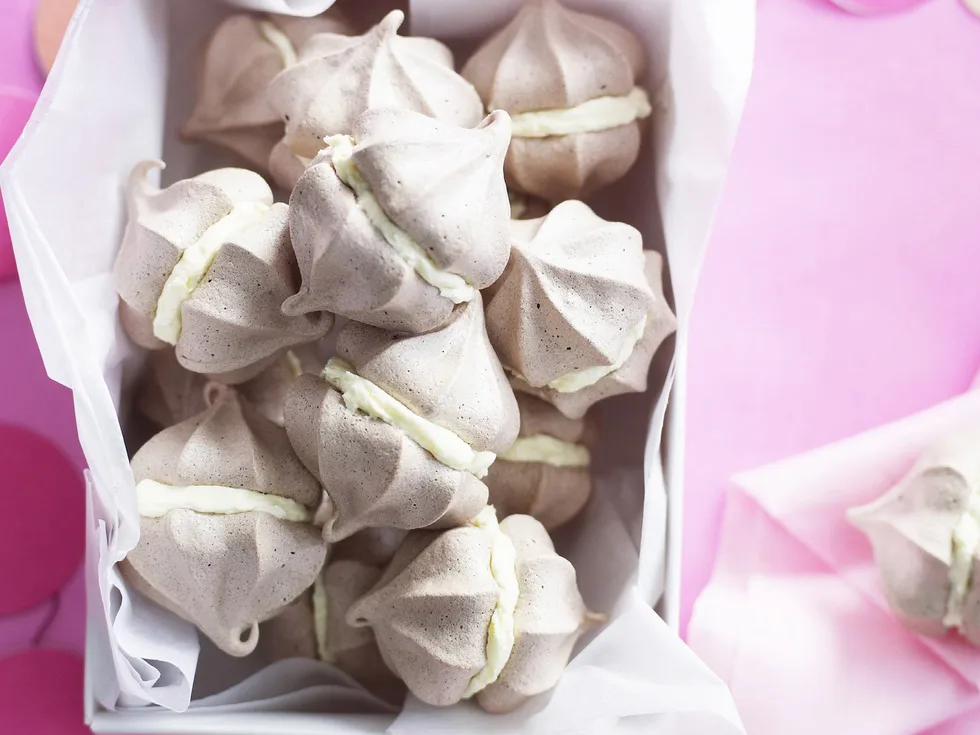 Choc-mintmeringues